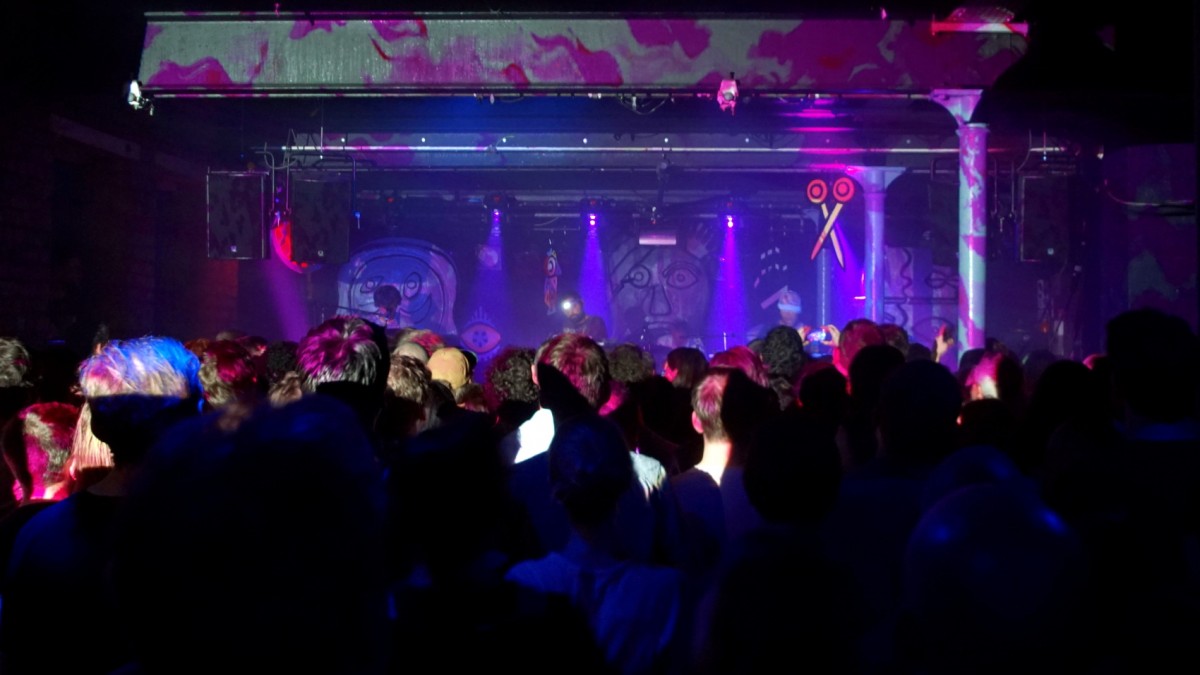 O2 crowd shot