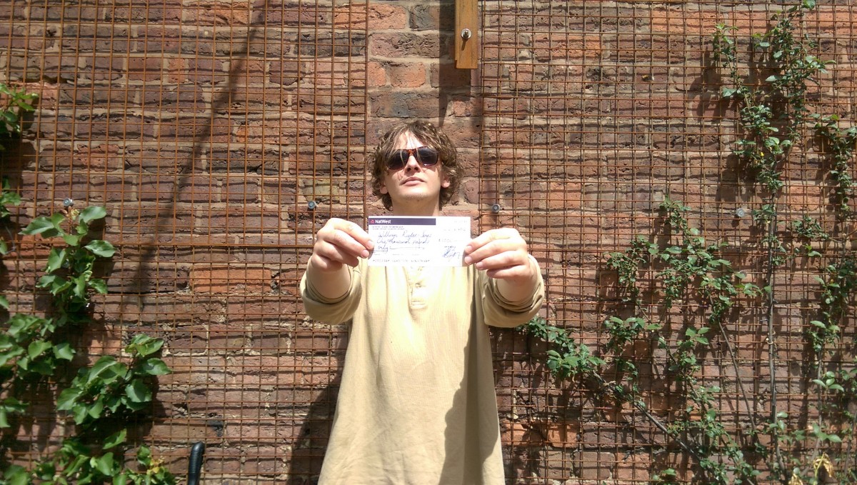Bill Ryder-Jones with the GIT Award 2016 £1000 prize money
