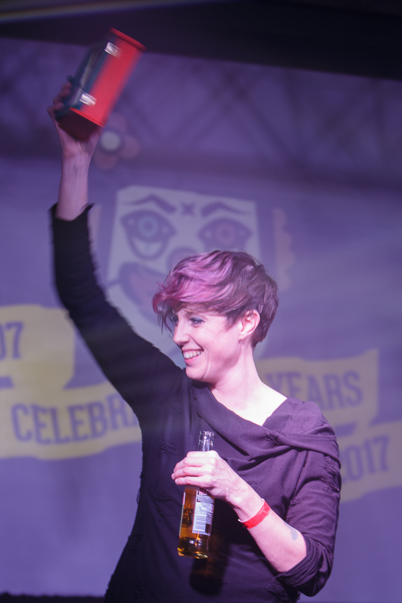 She Drew The Gun's Louisa Roach collects The GIT Award 2017 (photo credit: Keith Ainsworth)