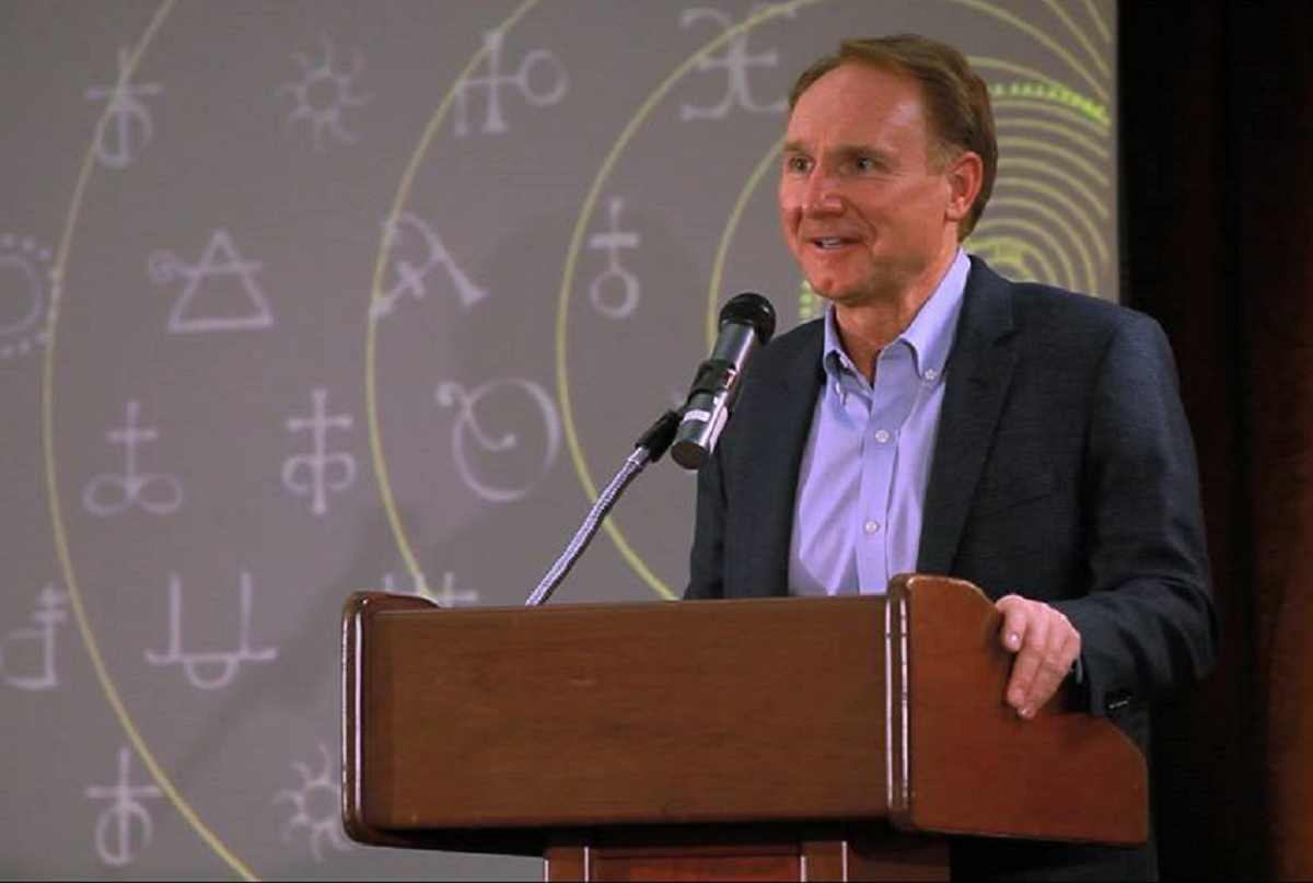Dan Brown