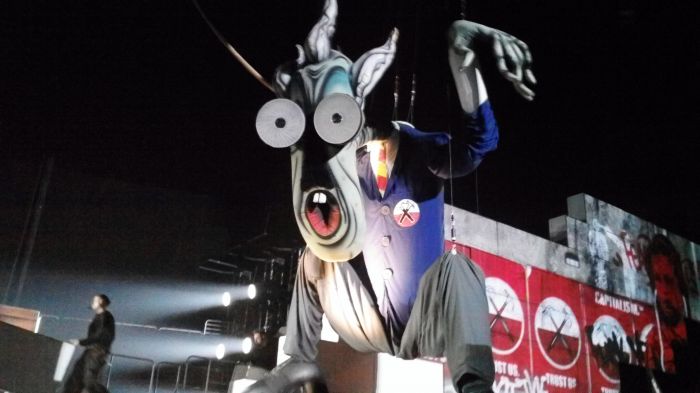 Roger Waters touring The Wall