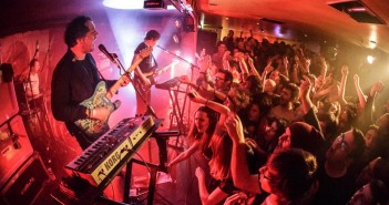 The Wombats, Sundara Karma: The Magnet, Liverpool The Wombats play to a jam packed Magnet