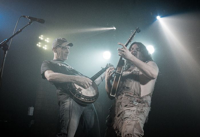Duelling Hayseed Dixie