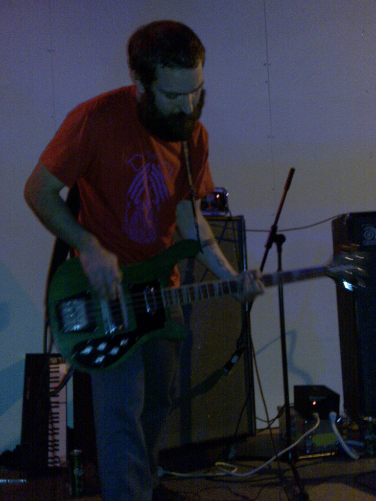 Mi Ami bass