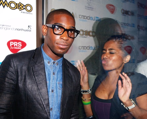 SHOWBIZ MOBO 203040_688.jpg
