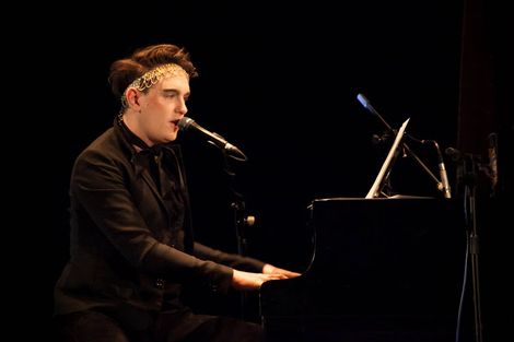 Patrick-Wolf-Epstein-Theatre-Everisland-Liverpool-review-piano.jpg