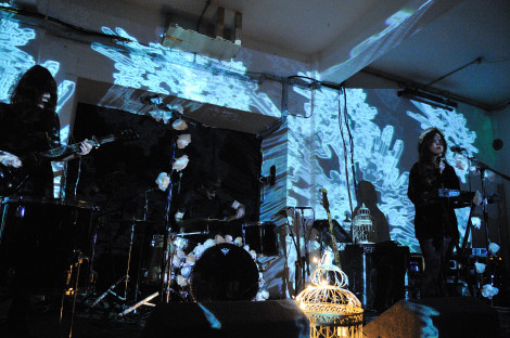 outfit-easter-island-head-bird-blade-factory-lunar-modular-liverpool-gaz-jones