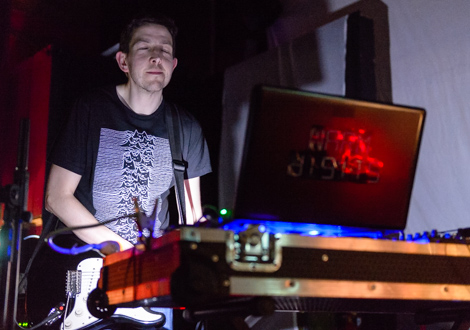 warm digits live evac