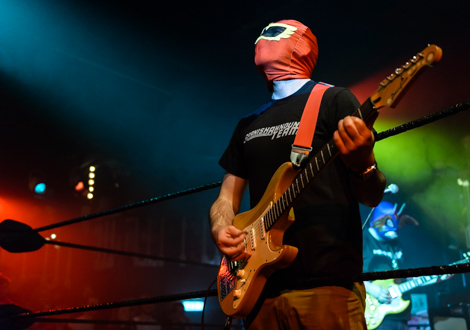 spanish announce team live kazimier guitarist