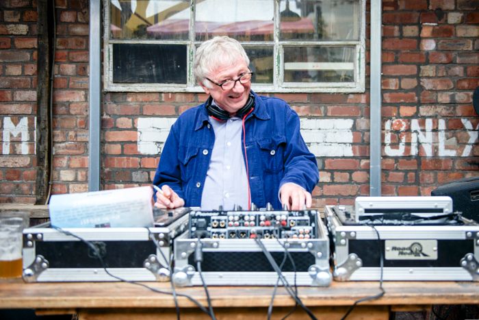 Heavenly Recordings' Jeff Barrett DJ-ing